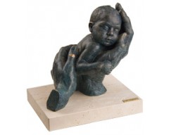 Скульптура «Моя первая ласка»